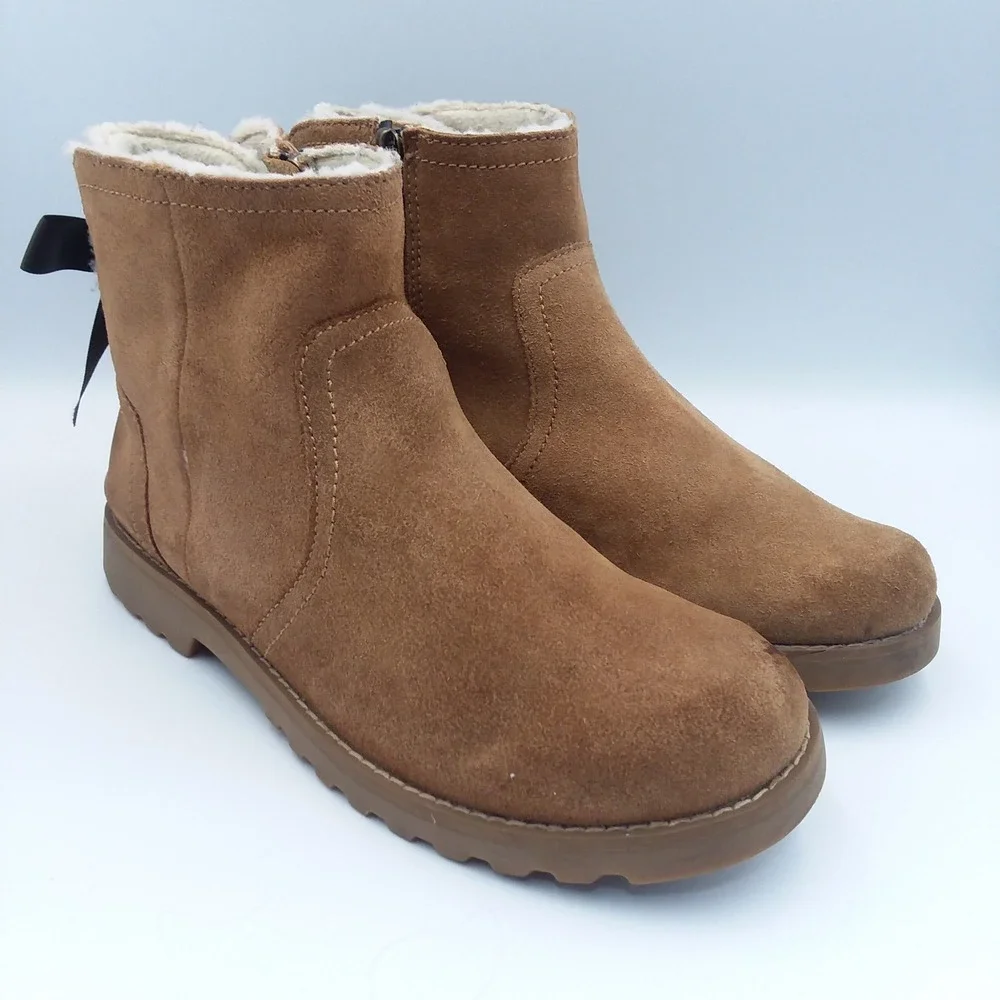 UGG Winter‎ Snow Boots Tan Suede Sheepskin Lined Zipper Bow Size 5